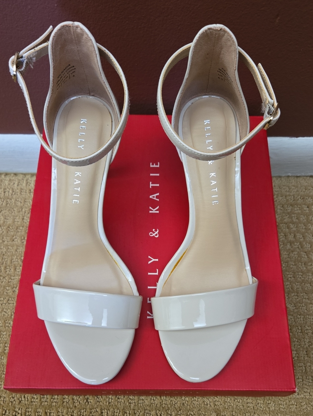 Kelly & Katie Nadia Bone Strappy Sandals 6.5